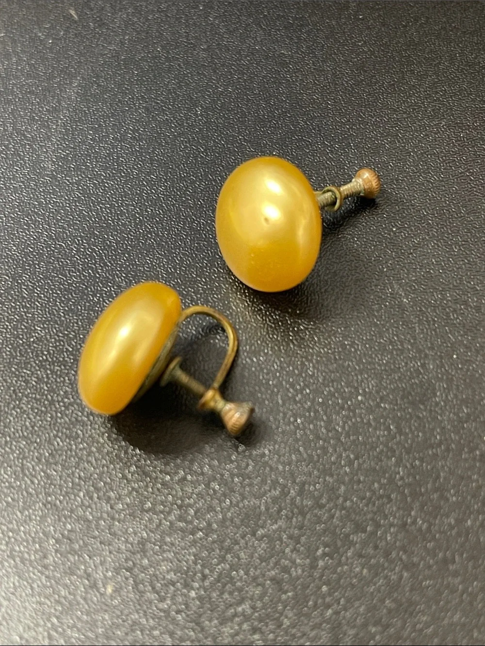 Vintage and Classic Round Gold tones Clip-On Earrings